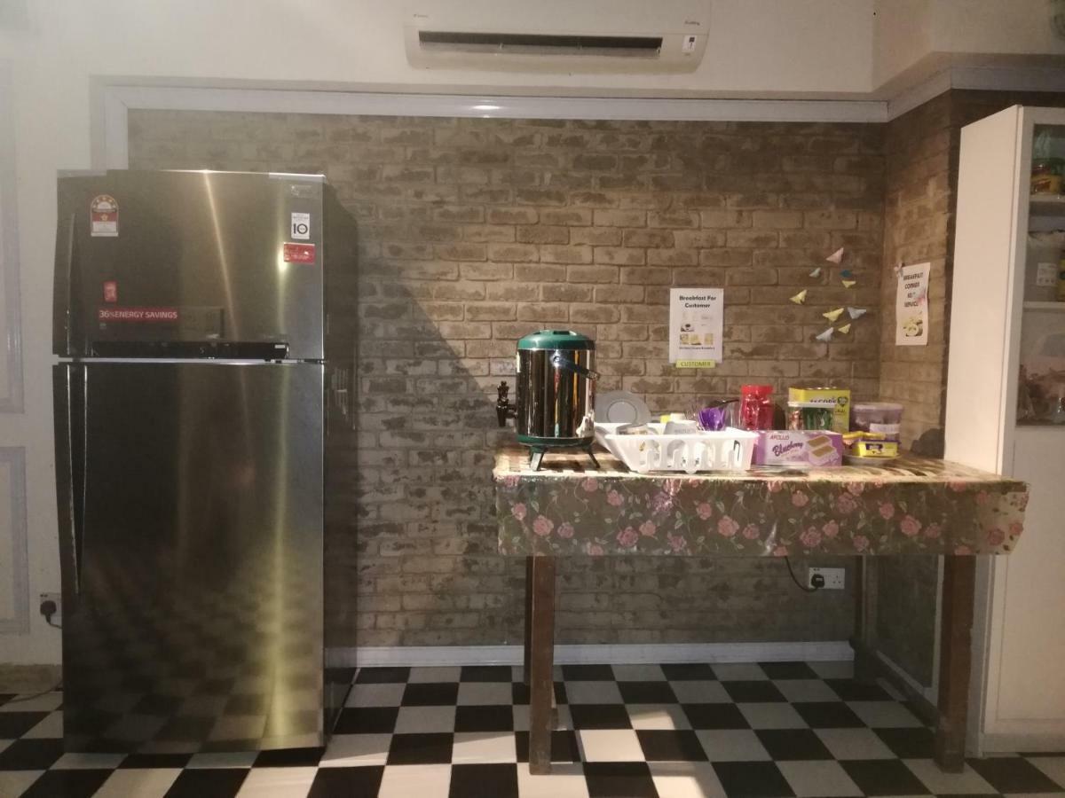 コタキナバル Baladaホステル エクステリア 写真